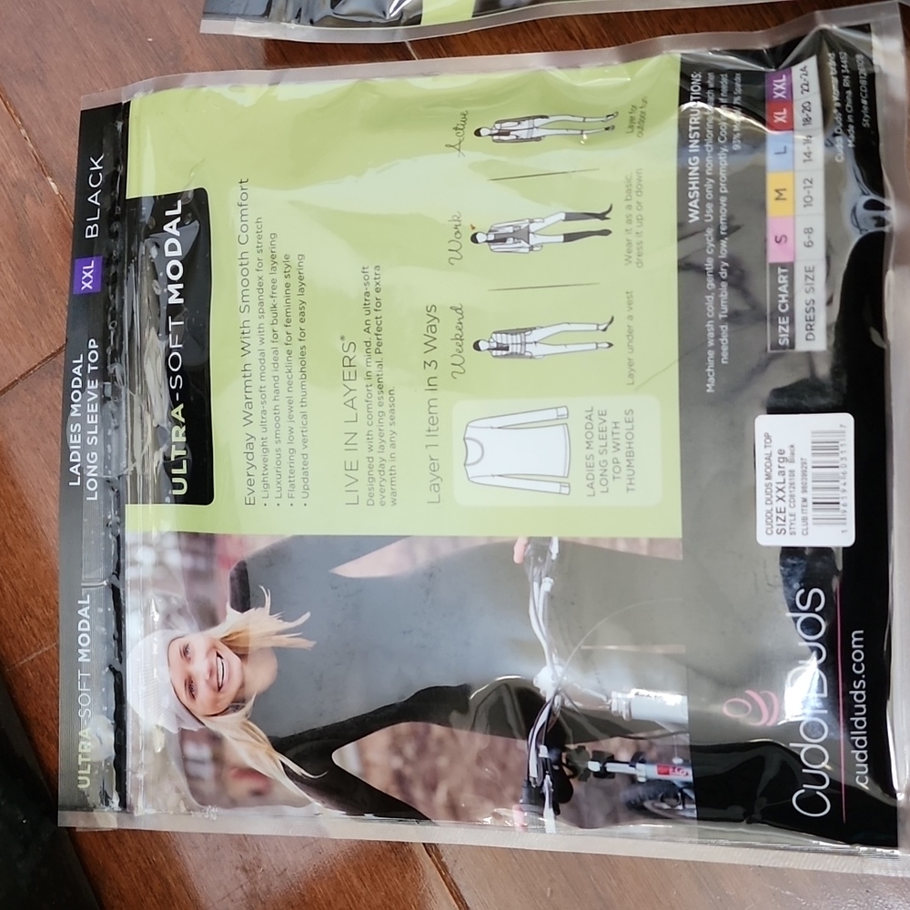 Cuddle Duds ladies modal long sleeve top, with thumb holes. Brand new with tags. - Picture 4 of 6